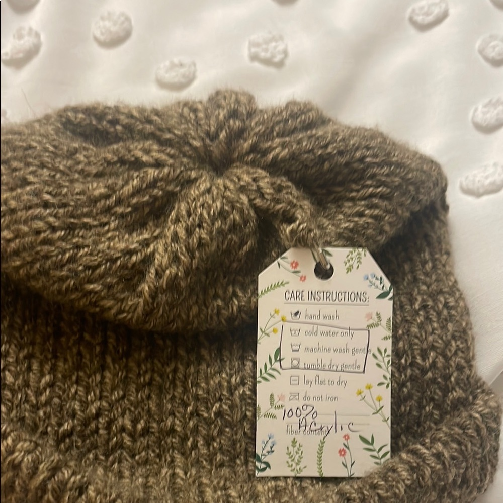 Cozy Brown Knit Beanie - Picture 3 of 3